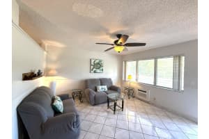 900 SW 10th Ter 21S, Hallandale Beach, FL 33009 - MLS#F10538237