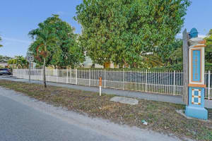 2000 Jackson St, Hollywood, FL 33020 - MLS#F10538313