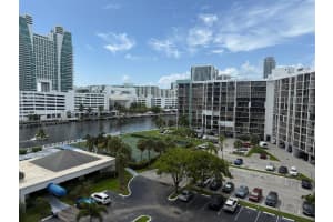 600 Parkview Drive, Hallandale Beach, FL 33009 - MLS#F10538371