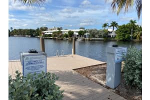 812 NE 17th Ct, Fort Lauderdale, FL 33305 - MLS#F10538396