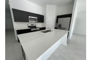 216 Hayley St, Winter Haven, FL 33884 - MLS#F10538411