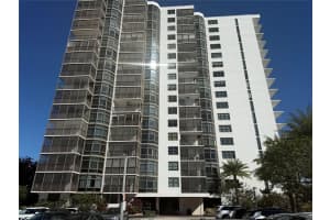 3375 Country Club Drive, Miami, FL 33180 - MLS#F10538448