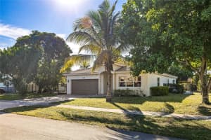 5408 NW 18th Pl, Lauderhill, FL 33313 - MLS#F10538454