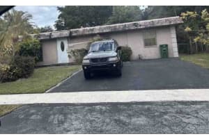 7802 NW 69th Ter, Tamarac, FL 33321 - MLS#F10538501