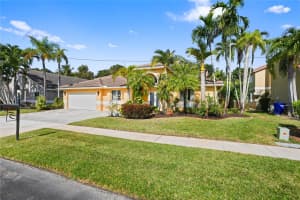 19775 10th Street, Pembroke Pines, FL 33029 - MLS#F10538583