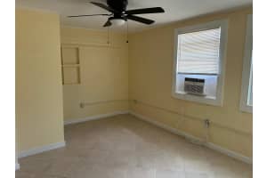 371 Banyan Ave (REAR UNIT), Pahokee, FL 33476 - MLS#F10538599