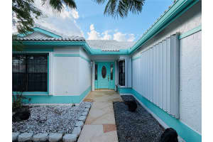 7013 NW 107th Ave, Tamarac, FL 33321 - MLS#F10538696