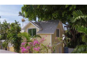 824 Ne 17th Way, Fort Lauderdale