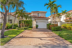 1546 Yellowheart Way, Hollywood, FL 33019 - MLS#F10538710