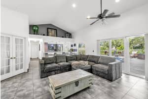 24 Dogwood Cir, Boynton Beach, FL 33436 - MLS#F10538736