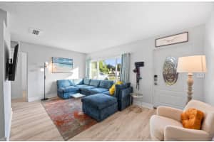 561 NE 61st St, Oakland Park, FL 33334 - MLS#F10538792