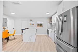 561 NE 61st St, Oakland Park, FL 33334 - MLS#F10538792