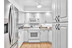 109 Royal Park Dr 2F, Oakland Park, FL 33309 - MLS#F10538834