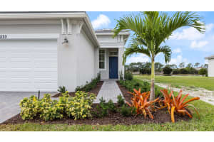 233 SE VIA SANGRO, Port Saint Lucie, FL 34952 - MLS#F10538896