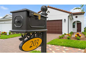 203 SE Via Sangro, Port St. Lucie, FL 34952, Port Saint Lucie, FL 34952 - MLS#F10538897