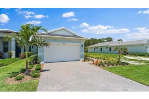 204 SE VIA SANGRO, Port Saint Lucie, FL 34952 - MLS#F10538901