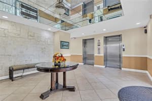 2555 11th Street, Fort Lauderdale, FL 33304 - MLS#F10538905