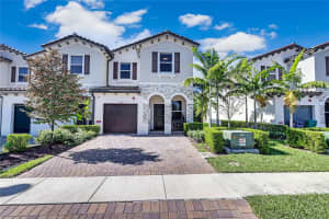 2717 Nw 55th Way, Lauderhill