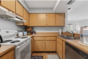 2205 S Cypress Bend Dr 604, Pompano Beach, FL 33069 - MLS#F10539037