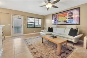 33 Fanshaw A 33, Boca Raton, FL 33434 - MLS#F10539053