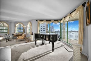 301 Birch Road, Fort Lauderdale, FL 33304 - MLS#F10539066