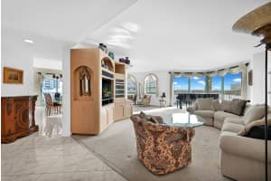 301 Birch Road, Fort Lauderdale, FL 33304 - MLS#F10539066