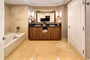 601 Ft Lauderdale Bch Boulevard, Fort Lauderdale, FL 33304 - MLS#F10539072