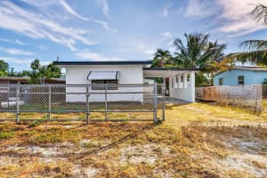 1214 Peak Road, Lantana, FL 33462 - MLS#F10539139