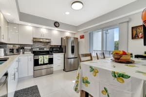 1401 Sw 128th Ter 406h, Pembroke Pines