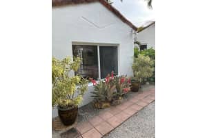 1005 SW Cortez St B, Coral Gables, FL 33134 - MLS#F10539204