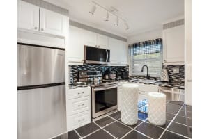 9281 Sunrise Lakes Blvd 101, Sunrise, FL 33322 - MLS#F10539227