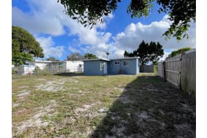 1774 Lauderdale Manor Dr, Fort Lauderdale, FL 33311 - MLS#F10539230