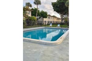 560 Se 2nd Ave H2, Deerfield Beach