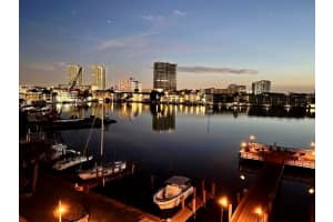 400 Golden Isles Dr 36, Hallandale Beach