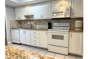 400 Golden Isles Dr 36, Hallandale Beach, FL 33009 - MLS#F10539312