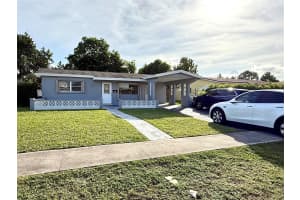 4190 NW 45th St 1, Lauderdale Lakes, FL 33319 - MLS#F10539420