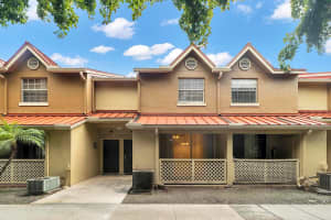 18352 NW 68 AV M, Hialeah, FL 33015 - MLS#F10539427