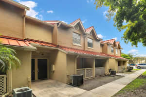 18352 NW 68 AV M, Hialeah, FL 33015 - MLS#F10539427