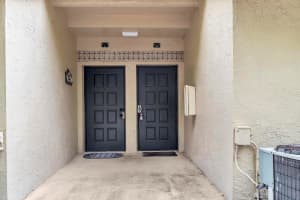 18352 NW 68 AV M, Hialeah, FL 33015 - MLS#F10539427