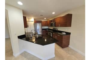 6185 Laurel Ln, Tamarac, FL 33319 Sold 02/19/26