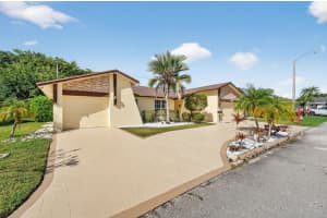 4609 Norfolk Island Pine Drive, Tamarac, FL 33319 - MLS#F10539510