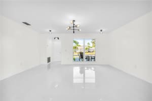 11450 NW 32nd Pl, Sunrise, FL 33323 - MLS#F10539538