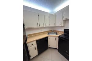 721 Sunny Pine Way G2, Greenacres, FL 33415 - MLS#F10539541