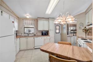 8600 Sw 16th Pl Davie, FL 33324 - Off Market