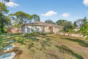 7490 Penny Ln, Fort Pierce, FL 34951 Sold 12/29/25