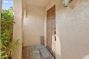 16 Toledo Court, Davie, FL 33324 - MLS#F10539618