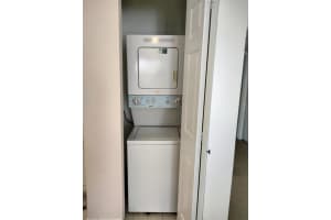 278 Flanders F F Delray Beach, FL 33484 - Off Market