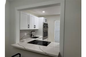 6051 Nw 61st Ave 205, Tamarac