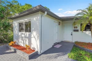 29 SE 8th St, Dania Beach, FL 33004 Sold 01/21/26