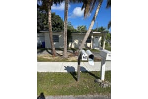 5635 Grant St, Hollywood, FL 33021 - MLS#F10539831